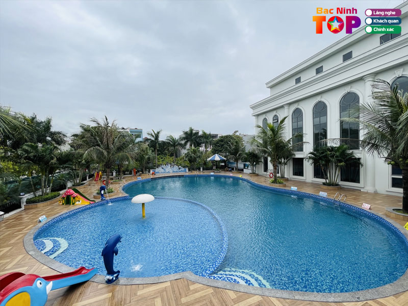 Be-boi-dolphin-bacninhtoplist