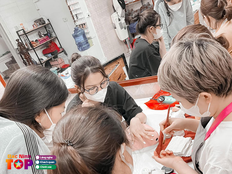 Nga-nails-dia-chi-hoc-nail-o-bac-ninh-uy-tin-bacninhtoplist