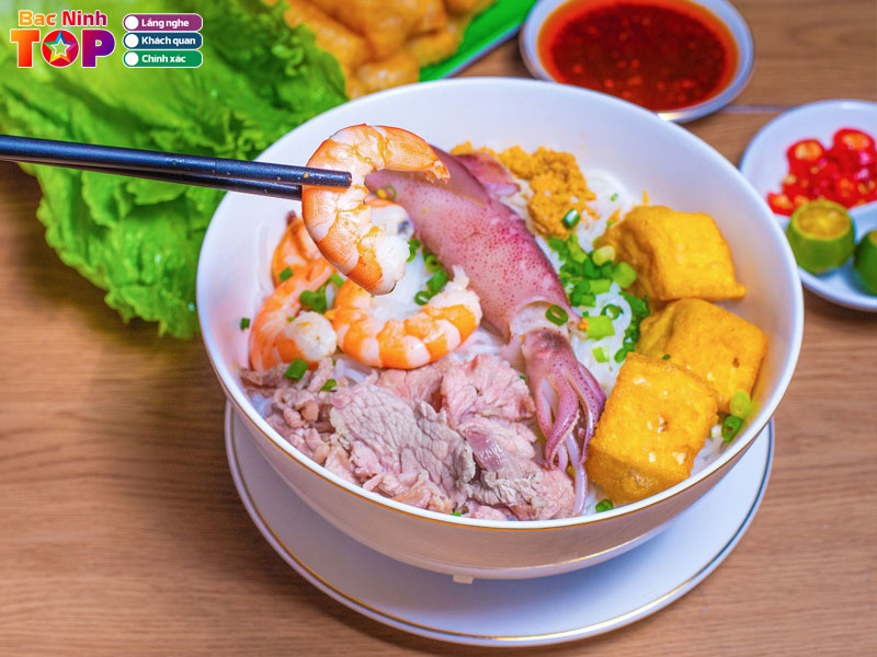 Nhung-tieu-chi-khi-lua-chon-quan-bun-hai-san-ngon-hop-tui-tien-bacninhtoplist