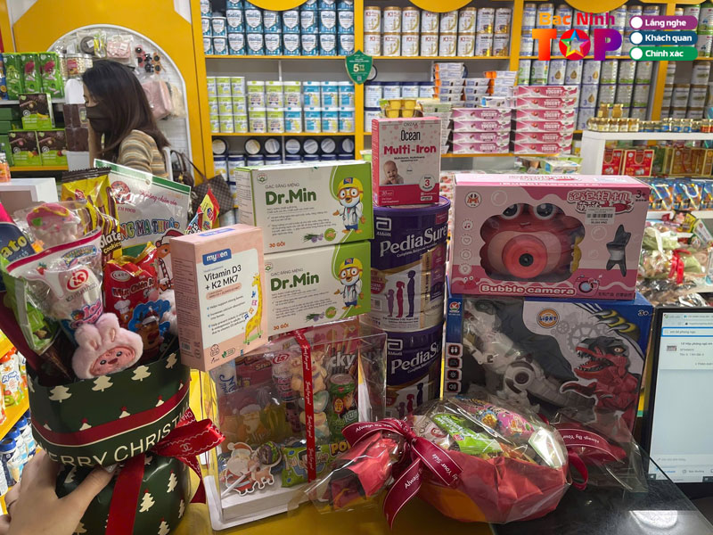 Shop-me-va-be-huyen-hung-bacninhtoplist