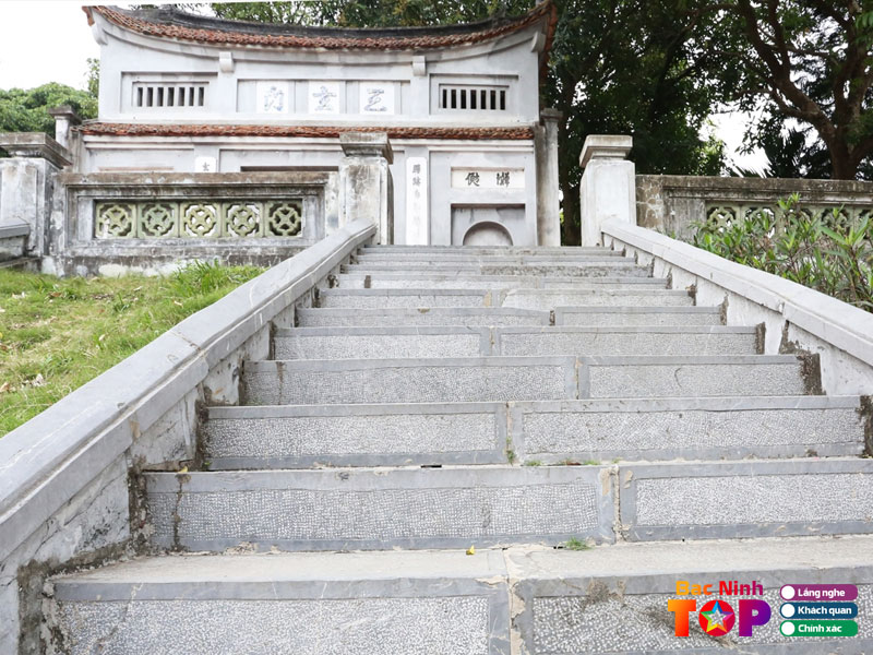 Thoi-diem-nen-tham-quan-den-tho-thai-su-le-van-thinh-tai-bac-ninh-bacninhtoplist