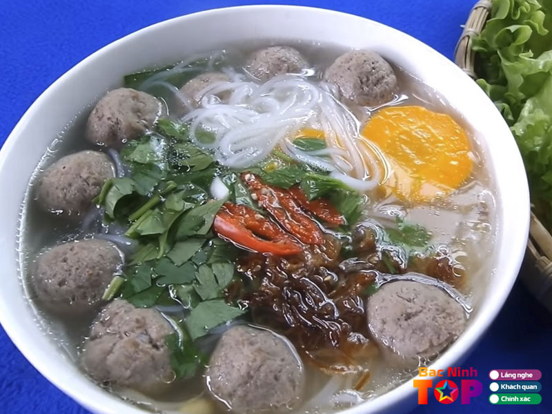 Quan-bun-rieu-hai-san-hu-tieu-mien-nam-27-huyen-quang-bacninhtoplist