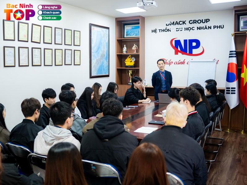 Dmack-group-he-thong-du-hoc-nhan-phu-bacninhtoplist