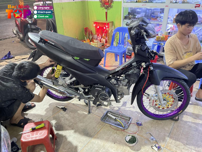 Do-choi-xe-tu-decal-bacninhtoplist